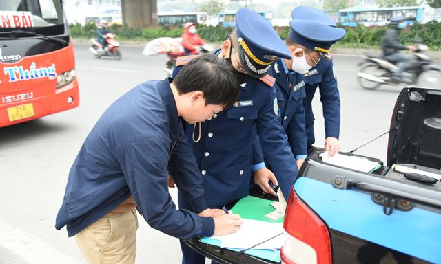 Đề xuất tăng thẩm quyền cho thanh tra giao thông; Chưa đề xuất thu phí đường bộ cao tốc do Nhà nước đầu tư