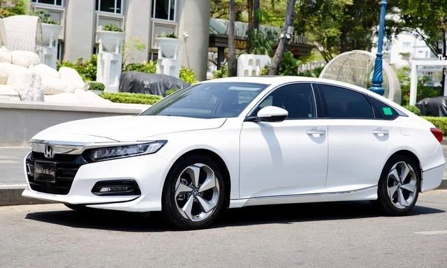 Top xe ế - Honda Accord giảm giá tới 220 triệu đồng, liệu có đủ hút khách?