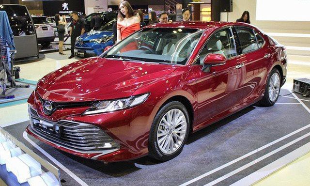 Bảng giá ô tô Toyota tháng 5/2019 mới nhất: Camry 2019 bị đội giá?