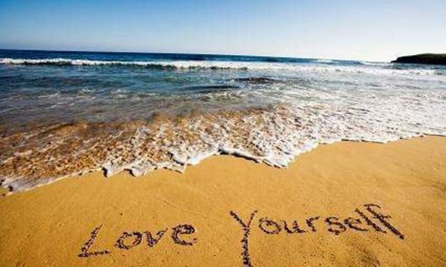 Hãy yêu bản thân mình trước khi yêu người khác