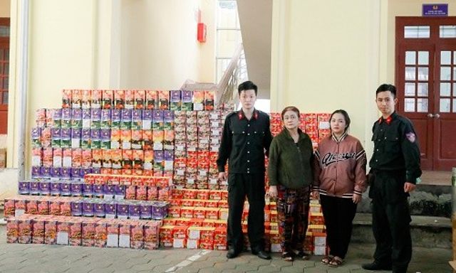  Bắt 2 mẹ con tàng trữ 800kg pháo trong phòng ngủ