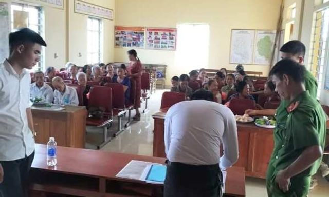 Nghệ An: 'Núp bóng' tri ân người nghỉ hưu để bán hàng không rõ xuất xứ