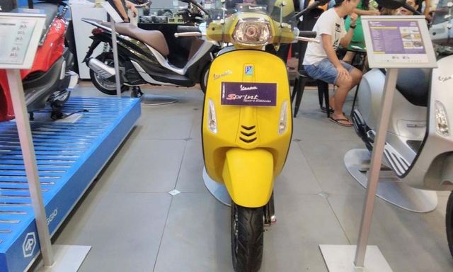 Hút mắt Vespa Sprint Sport bản đặc biệt vừa trình làng