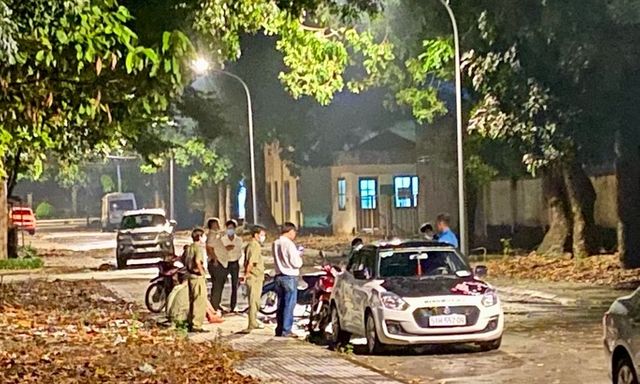 Nam thanh niên vào bệnh viện nhảy lầu tử vong