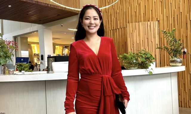 "Cô Tánh con bà Lánh" mặc gợi cảm trên phim, khác xa hình ảnh 15 năm trước