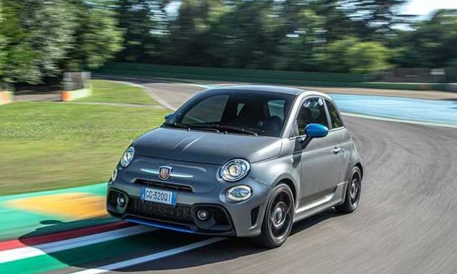 Abarth F595: phiên bản đặc biệt của Fiat 500 với công suất mạnh mẽ, khỏe khoắn hơn