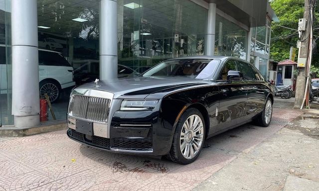 Rolls-Royce Ghost 2021 đầu tiên về nước: Đẳng cấp, sang trọng, tràn ngập “mùi tiền”