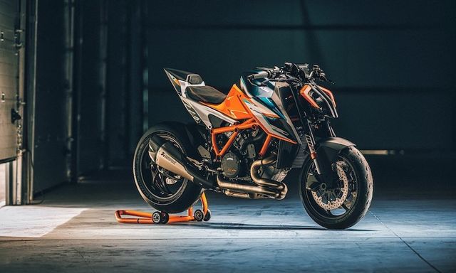 Vốn đã “khủng”, siêu naked bike KTM 1290 Super Duke R còn sắp có phiên bản “điên rồ” hơn nữa