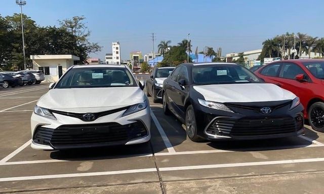 Toyota Camry 2022 đổ bộ về Việt Nam, chuẩn bị ra mắt với nhiều trang bị ấn tượng