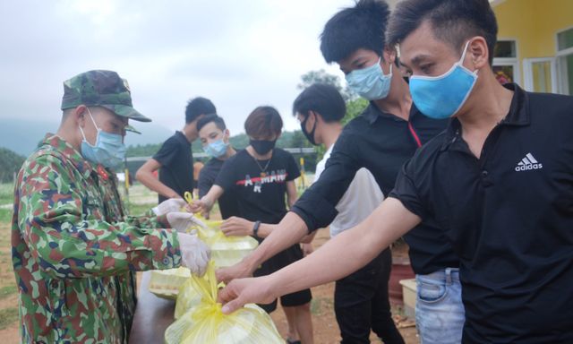 Quảng Bình đưa 153 công dân hoàn thành cách ly trở về địa phương