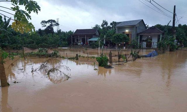 Quảng Trị: Mưa lớn khiến hàng trăm hộ dân chịu cảnh ngập lụt