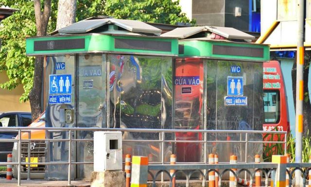 Tp.HCM: Khi nào có giải pháp cho nhà vệ sinh công cộng?