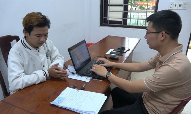 Huế: Bắt nam thanh niên 