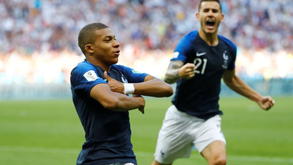 Nhìn lại chiến thắng kịch tính của Pháp trước Argentina