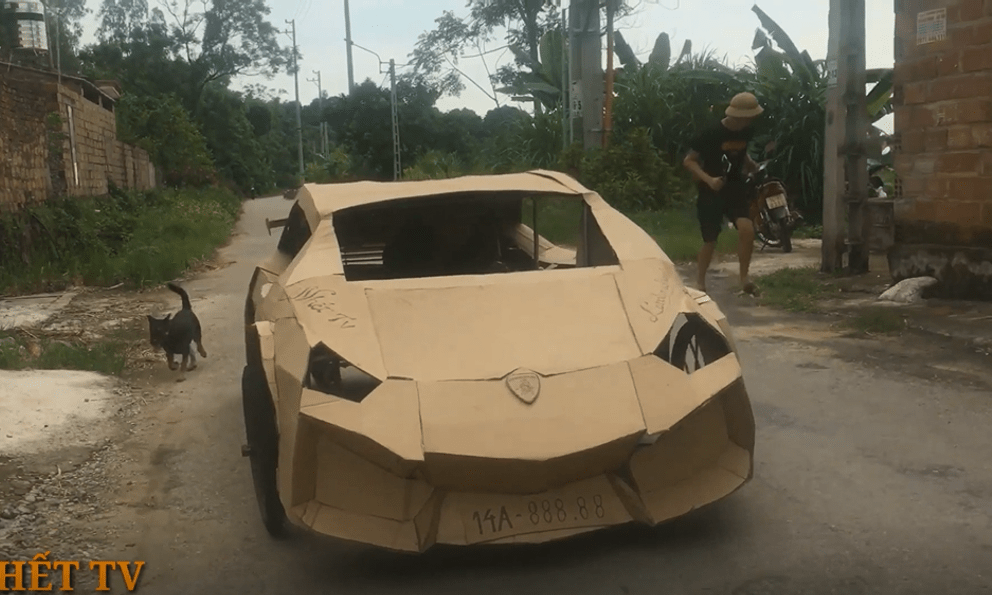 Lamborghini chạy bằng 