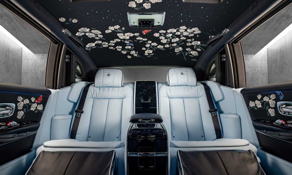 “Triệu đóa hồng” biến “bóng ma” Rolls-Royce trở thành vườn hồng vô cùng lãng mạn