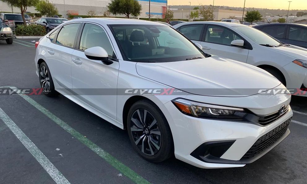 Lộ diện Honda Civic 2022 ngoài đời thực, tinh giản hơn so với thế hệ trước