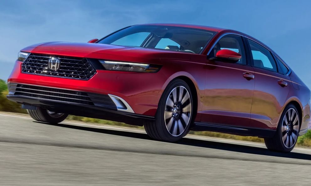 Honda Accord 2023 ra mắt, kiểu dáng đơn giản hơn, trang bị động cơ kép hybrid