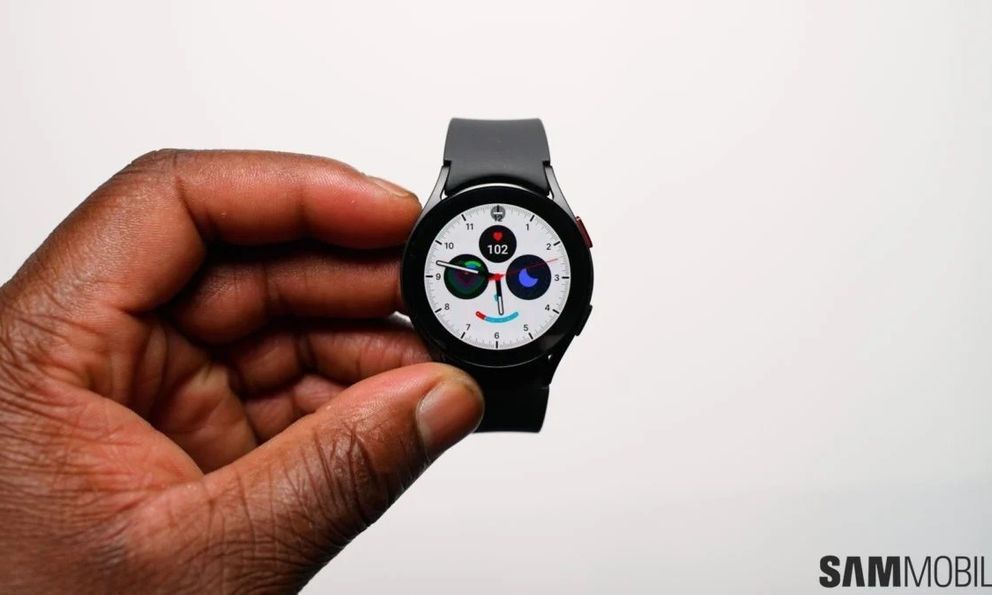 Các mẫu Samsung Galaxy Watch có thể có màn hình microLED vào năm tới