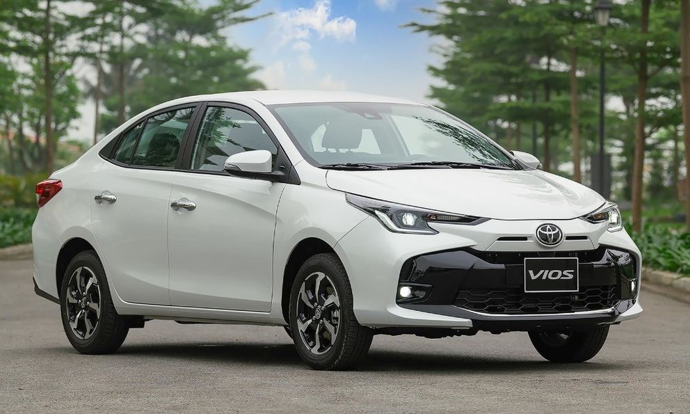 Doanh số tháng 7 Toyota: Vios sụt giảm ngỡ ngàng, hãng tiếp tục ưu đãi 50% LPTB để kích cầu cho Corolla Cross