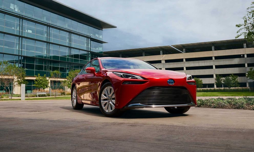 Toyota thừa nhận Mirai chạy bằng nhiên liệu hydro 'không thành công'