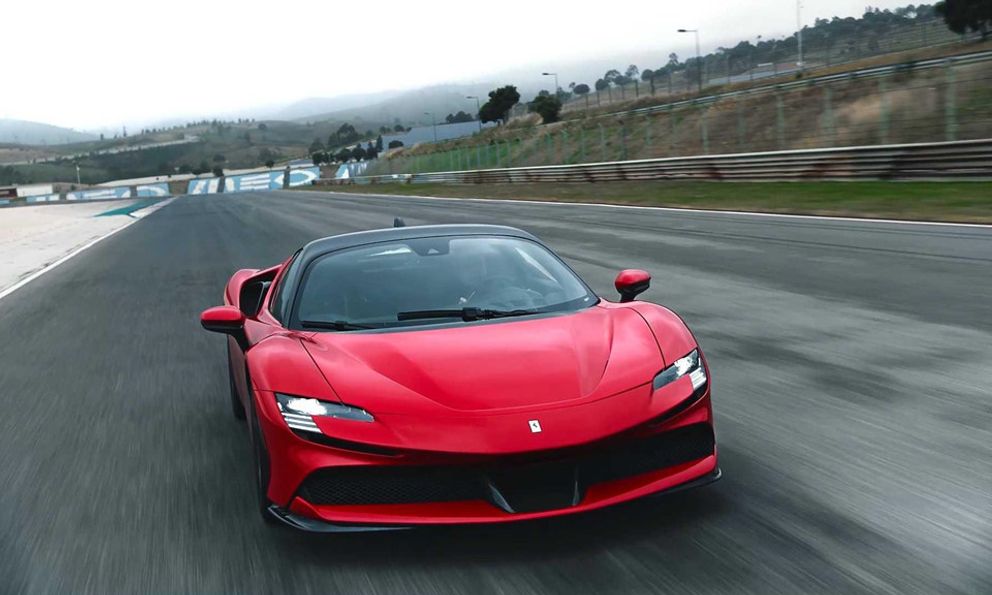 Siêu xe thương mại mạnh nhất của Ferrari ra mắt: Lộ thông số khủng 1000 mã lực