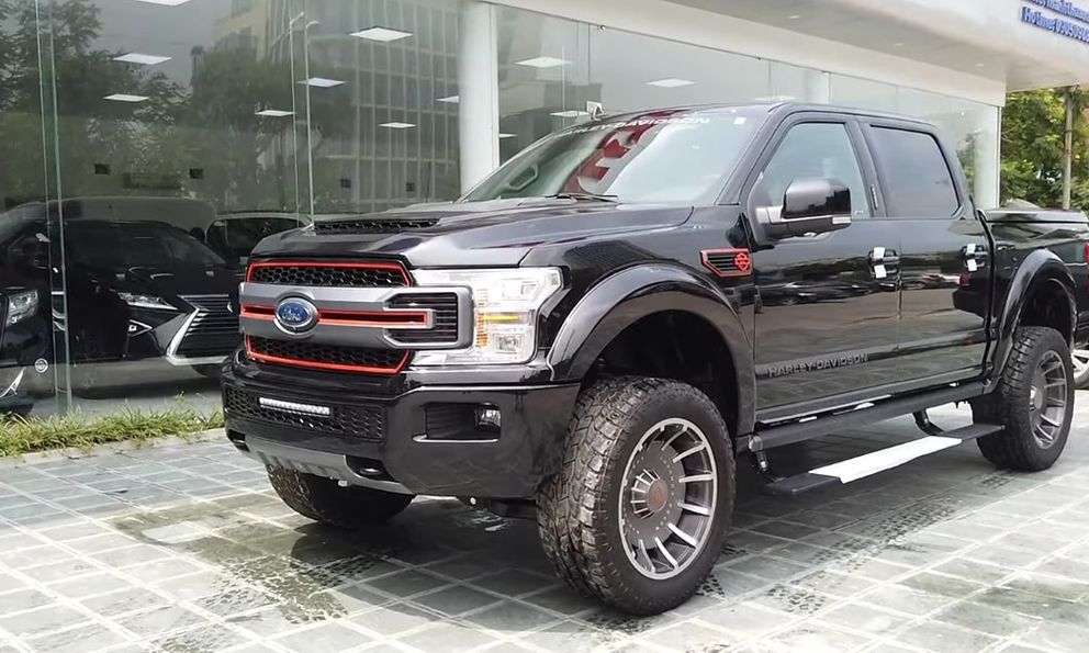 Bán tải Ford F-150 Harley-Davidson trị giá 8 tỷ lại cập bến Việt Nam