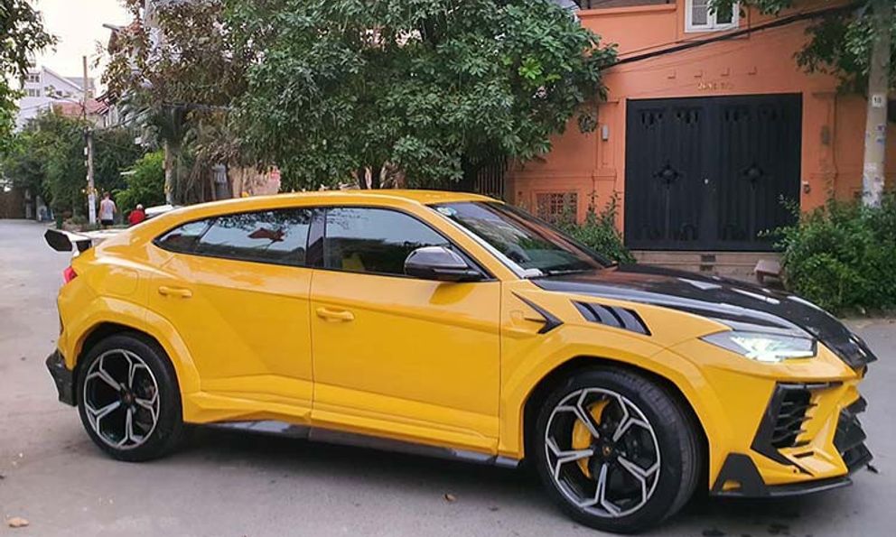 Siêu SUV Lamborghini Urus hơn 20 tỷ độ Mansory ở Sài Gòn