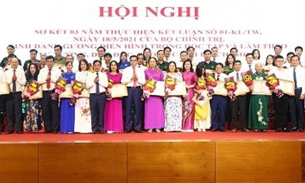 Hà Tĩnh vinh danh 42 tập thể, cá nhân điển hình học tập và làm theo tư tưởng, đạo đức của Bác