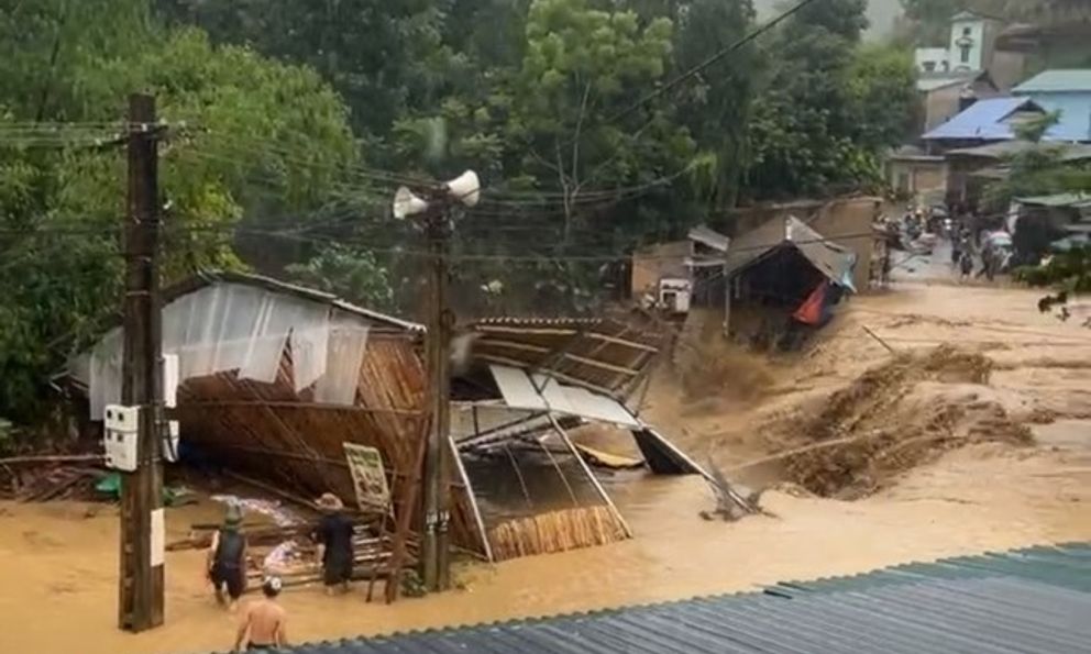 Mưa lũ lớn gây thiệt hại ở các huyện miền núi Thanh Hóa