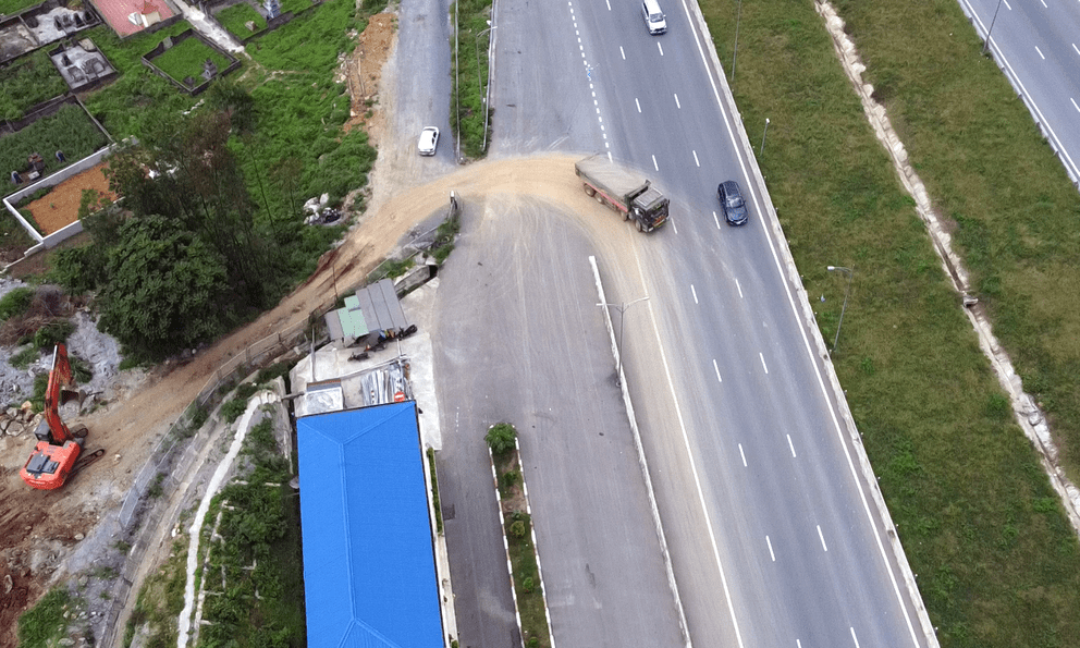 Thanh Hóa chỉ đạo làm rõ vụ 'xé rào' cho xe chở đất vào cao tốc