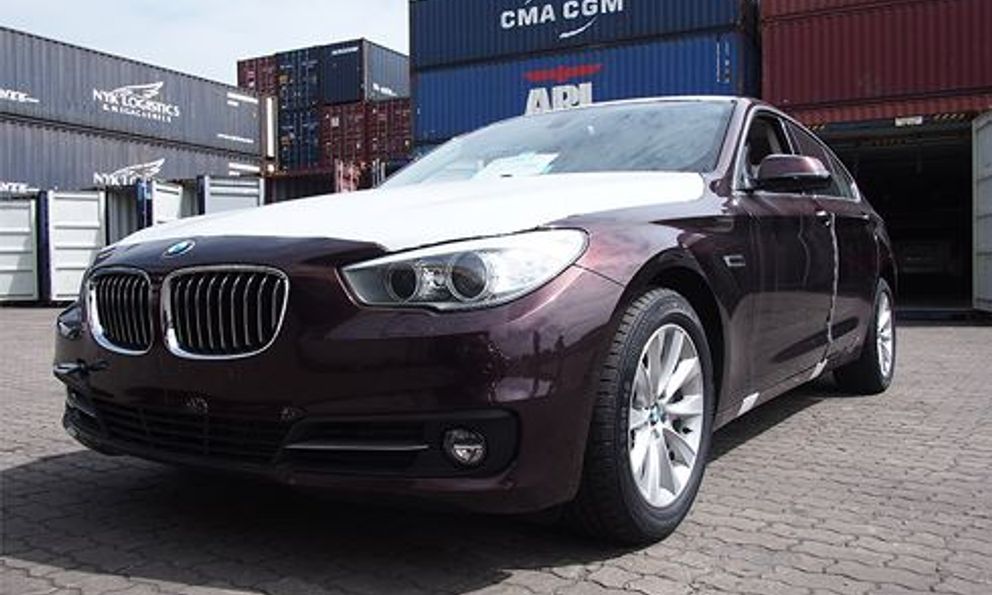 Lô xe BMW, MINI đầu tiên của Trường Hải cập cảng Sài Gòn