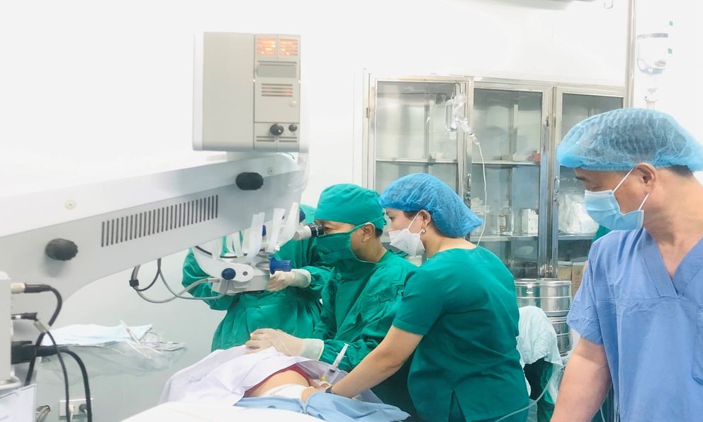 Bệnh viện Mắt Nghệ An tìm lại ánh sáng cho đôi mắt bé 12 tháng tuổi