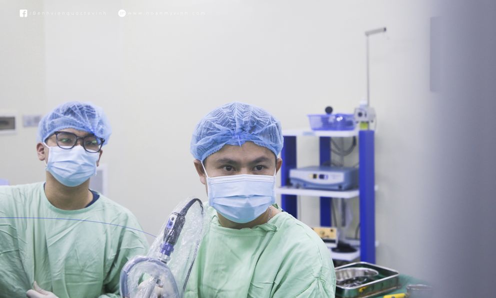 Phẫu thuật nội soi tán sỏi bàng quang bằng tia laser