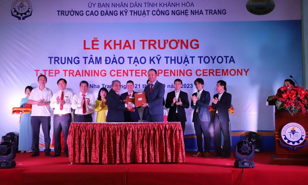 Toyota và hành trình 20 năm đồng hành cùng sinh viên chuyên ngành kỹ thuật ô tô