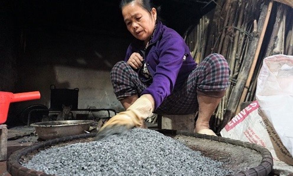 Bánh chưng đen không thể thiếu trong ngày Tết của người Thái