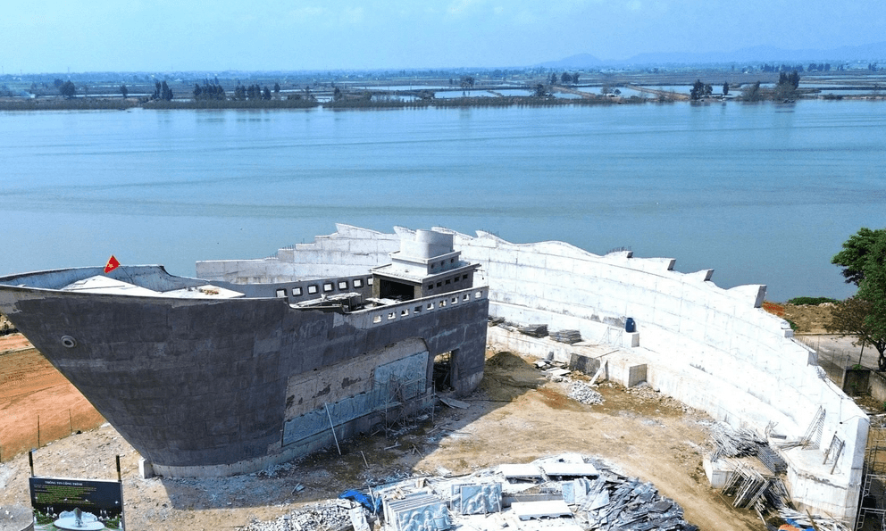 Phạt người bình luận xuyên tạc về tượng đài con tàu 250 tỷ ở Thanh Hóa