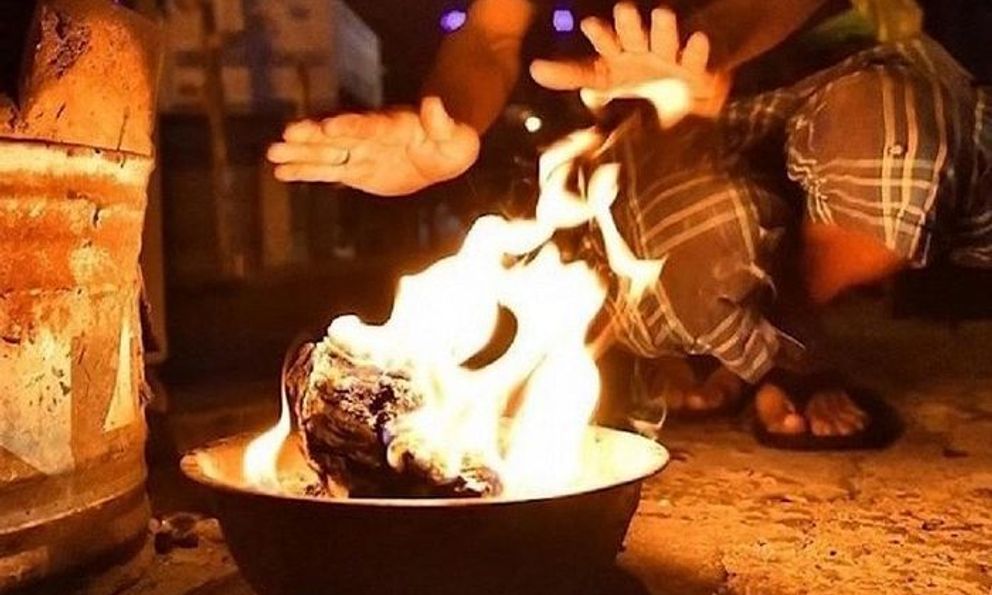 Cặp vợ chồng tử vong trong phòng ngủ nghi do đốt than sưởi ấm