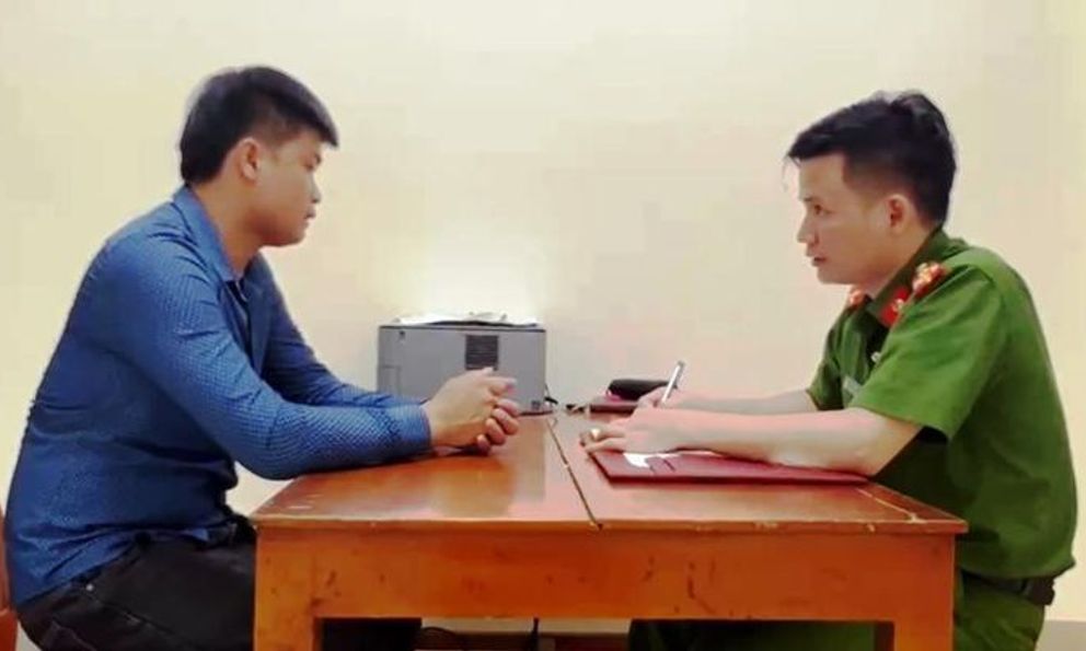 Tài xế taxi dí dùi cui điện vào an ninh sân bay Thọ Xuân