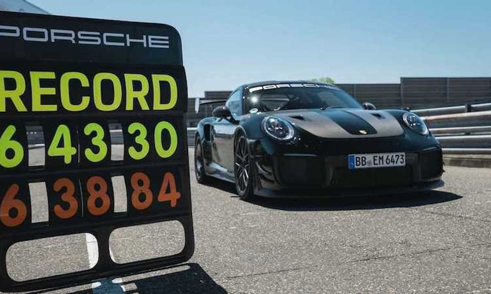 Porsche 911 GT2 RS phá kỷ lục của Mercedes-AMG GT Black Series trước đó tại trường đua Nurburgring