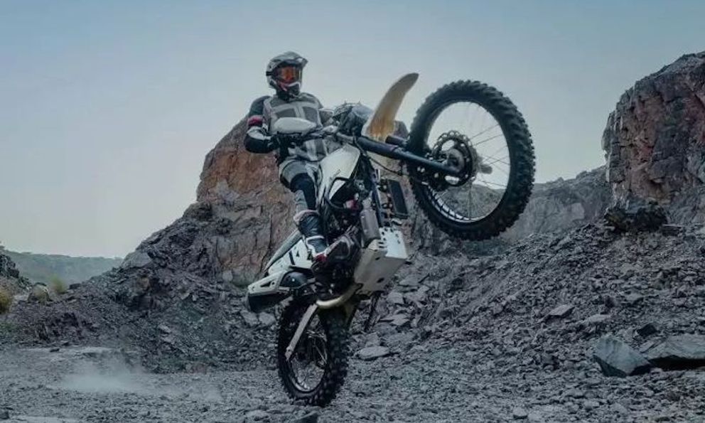 Biker lại có “cào cào” phân khối lớn giá chỉ gần 40 triệu đồng XPulse 200 4V, tới từ thương hiệu lạ