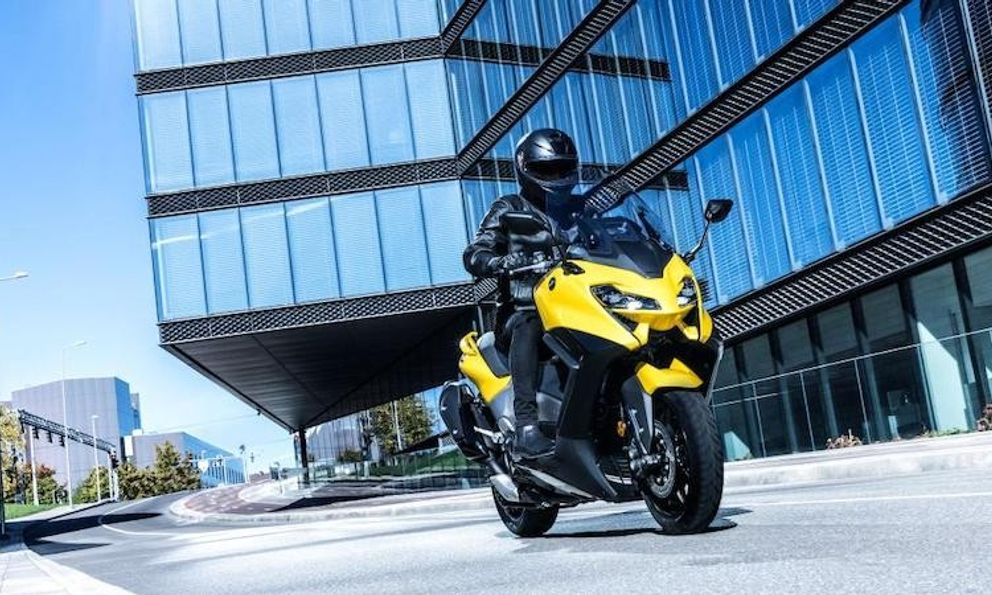 Yamaha trình làng TMAX 2022: Thiết kế lại hoàn toàn và sở hữu nhiều trang bị hiện đại