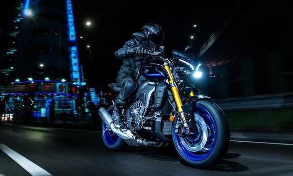 Phiên bản SP của Yamaha MT-10 2022 xuất hiện với nhiều trang bị cải thiện hiệu suất