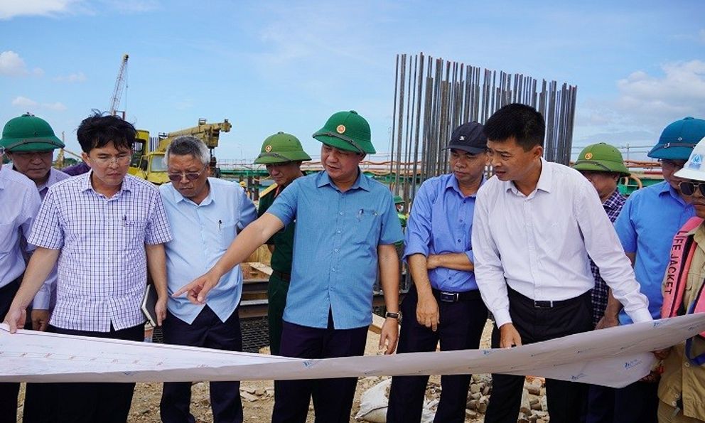 Quảng Trị yêu cầu đẩy nhanh tiến độ 2 dự án giao thông trọng điểm