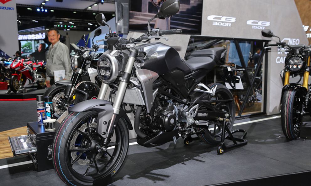 Nakedbike được săn đón Honda CB300R 2018 tung giá bán chính thức