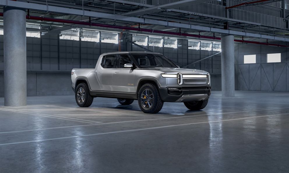 Rivian R1T - Bán tải chạy điện, tự hành, tăng tốc ngang siêu xe