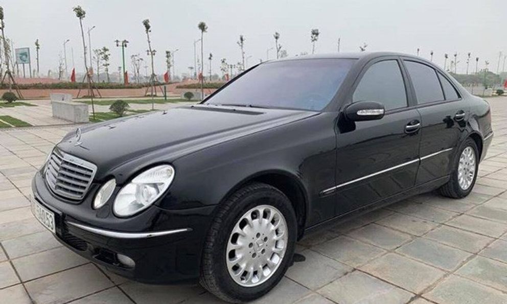 Xe sang Mercedes-Benz: Mua tiền tỷ, bán ngang Honda SH