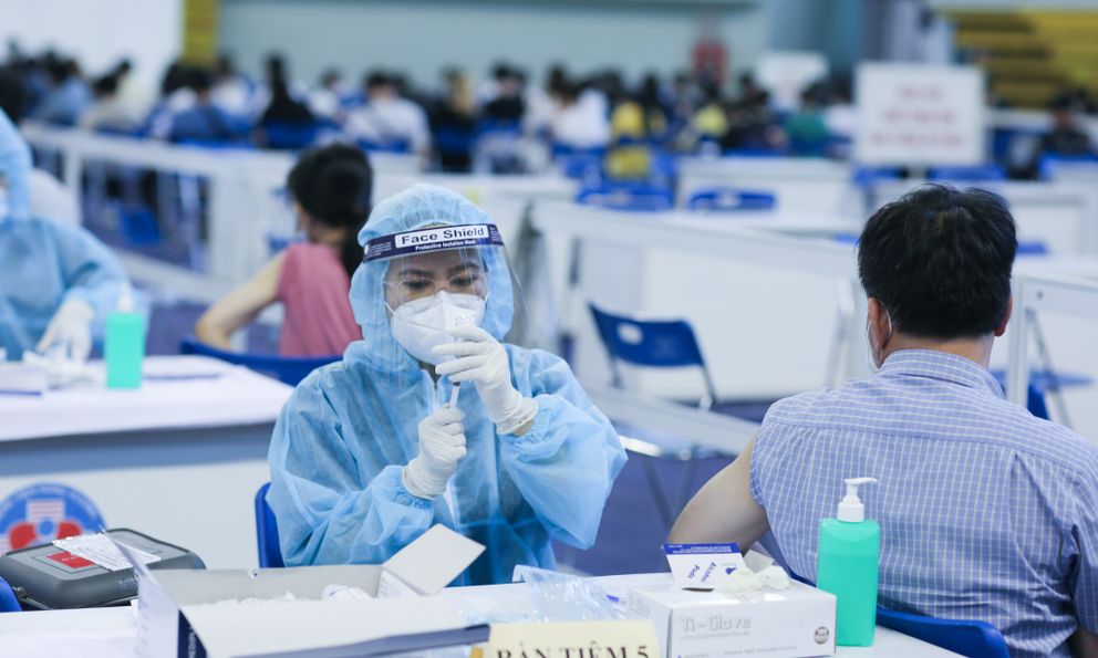 Vì sao đã tiêm vaccine phòng Covid-19 nhưng chưa có giấy xác nhận?
