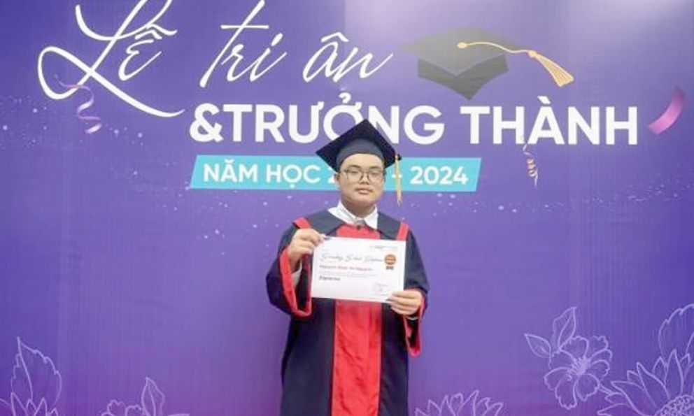 Diện mạo Bi béo gây chú ý trong lễ trưởng thành