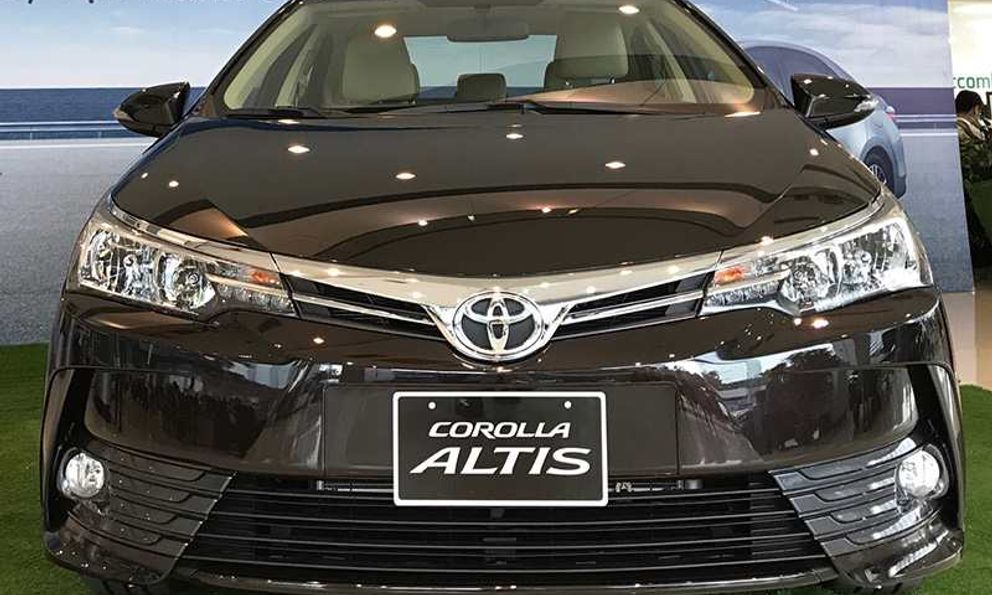 Giá xe Toyota Corolla Altis 2018 cập nhật mới nhất